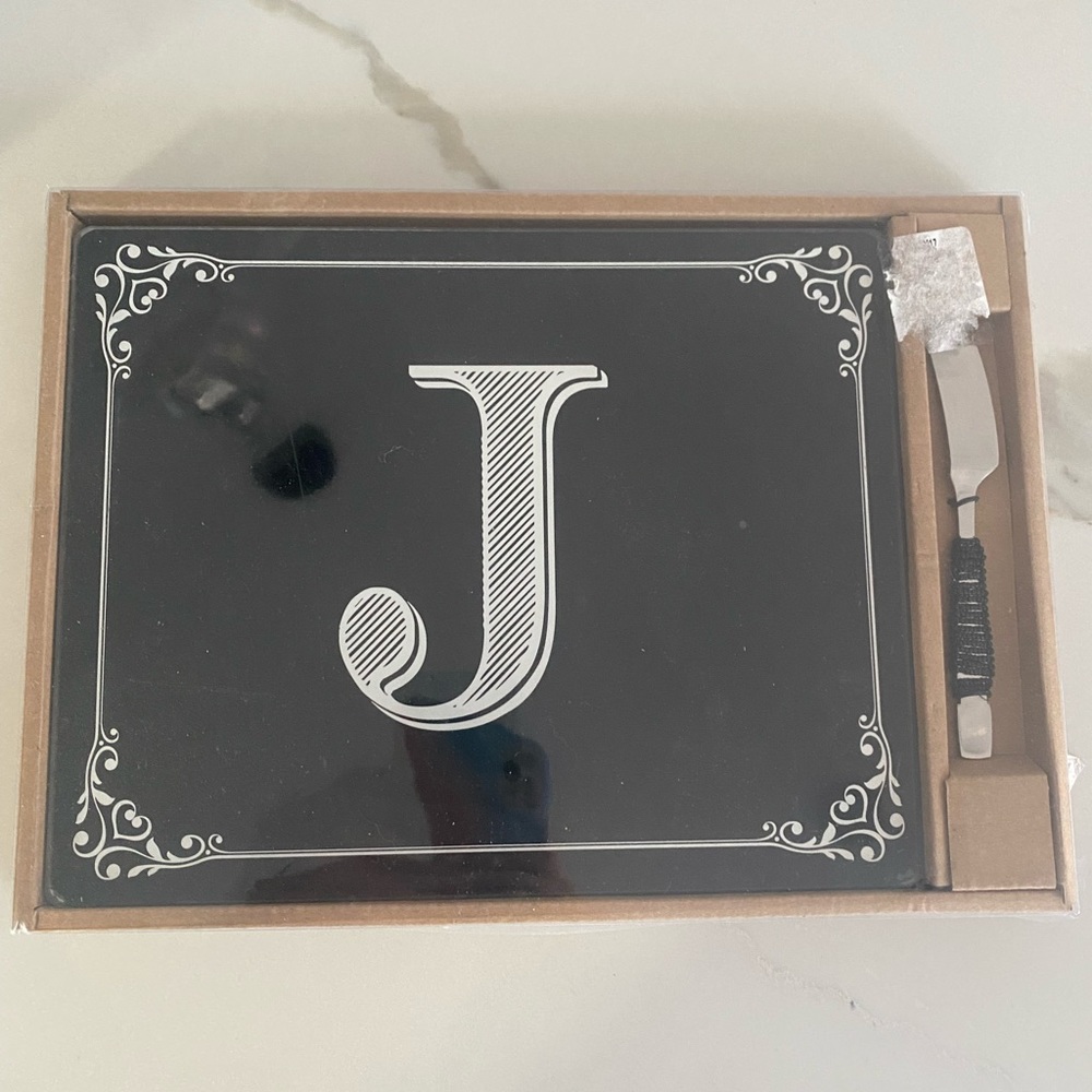 Cheeseboard + Spreader Set - Picture 3 of 3